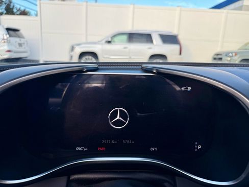 Used 2022 Mercedes-Benz SL 63 AMG 4MATIC w/ Driver Assistance Package image 14