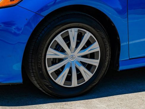 Used 2020 Toyota Camry LE image 61