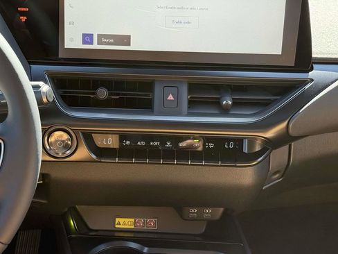 New 2026 Lexus UX 300h 300h Premium image 14