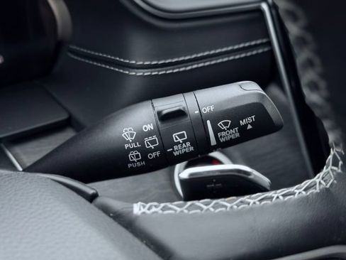 Used 2022 Jeep Grand Cherokee Limited AWD/4WD image 33