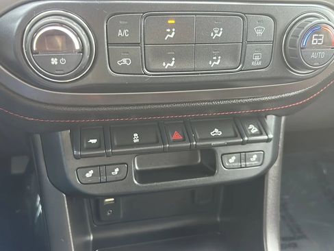 Used 2016 GMC Canyon SLE w/ All Terrain Adventure Package AWD/4WD image 18