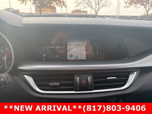 Used 2022 Alfa Romeo Stelvio Veloce image 14
