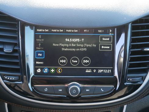 Used 2019 Chevrolet Trax LT w/ LT Convenience Package image 22