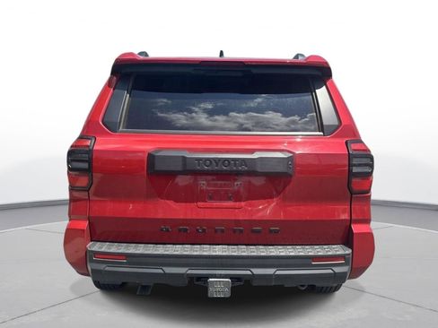 Used 2025 Toyota 4Runner SR5 AWD/4WD image 7