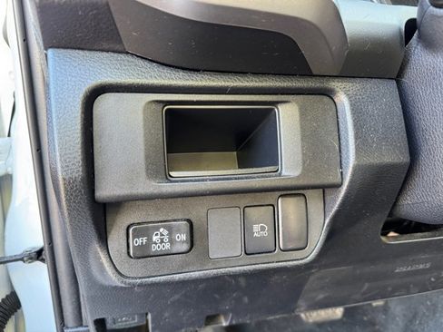 Certified 2018 Toyota Tacoma SR5 image 23