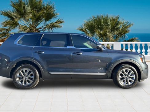 Used 2023 Kia Telluride LX image 3