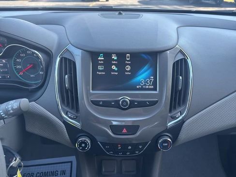 Used 2018 Chevrolet Cruze LT image 32
