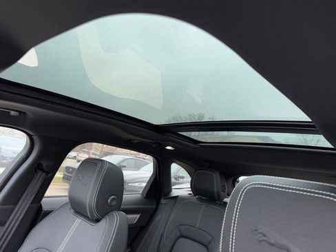 Used 2025 Jaguar F-PACE R-Dynamic S image 4