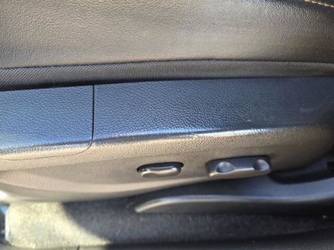 Used 2022 Chevrolet Trax LT w/ LT Convenience Package image 15