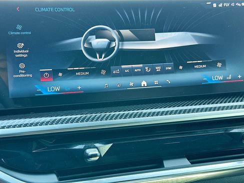 New 2026 BMW X5 M60i w/ Executive Package image 13