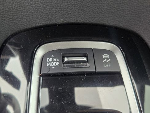 Used 2023 Toyota Corolla SE image 21