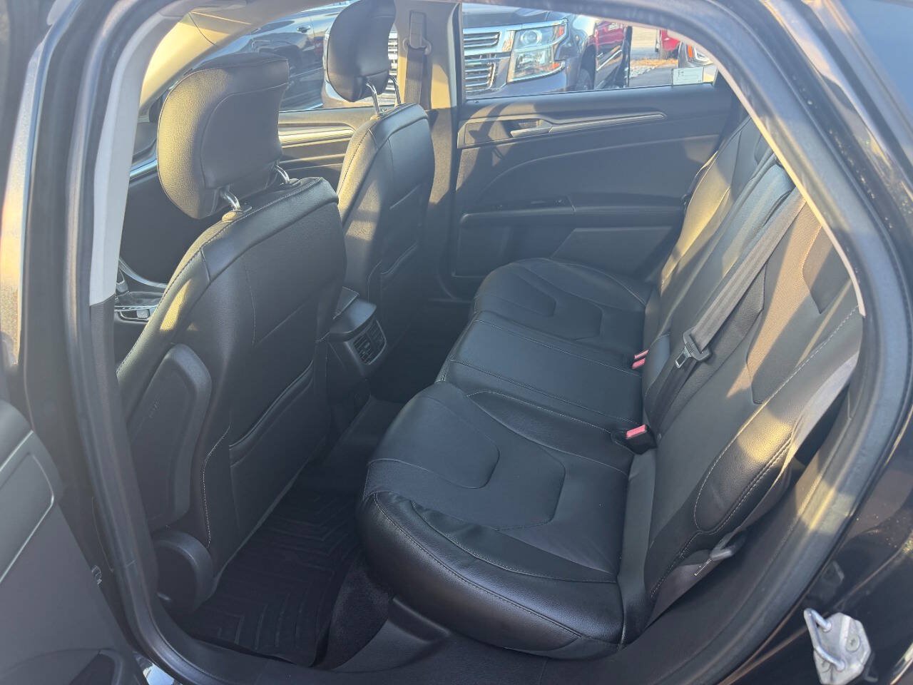 Used 2014 Ford Fusion Titanium FWD image 11