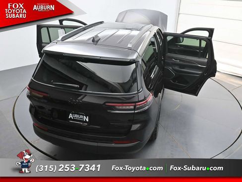 Used 2022 Jeep Grand Cherokee L Limited w/ Luxury Tech Group II AWD/4WD image 36