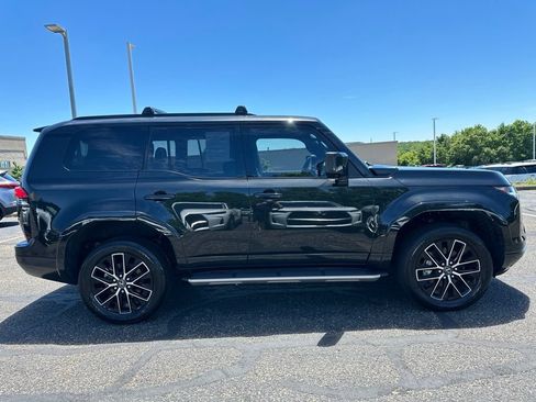 Used 2024 Lexus GX 550 w/ Accessory Package (Z1) AWD/4WD image 14