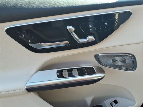 Used 2026 Mercedes-Benz GLC 300 4MATIC image 12