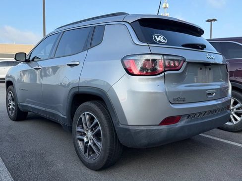Used 2018 Jeep Compass Latitude w/ Popular Equipment Group FWD image 4