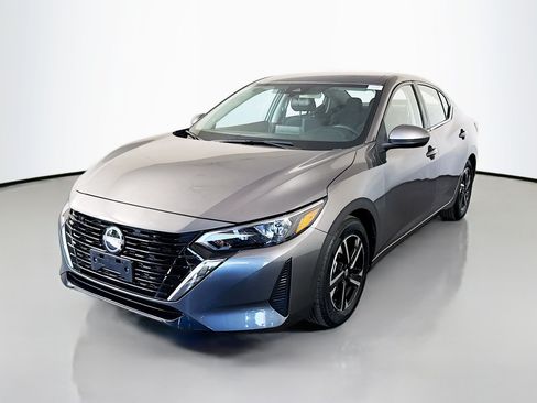 Used 2025 Nissan Sentra SV FWD image 4
