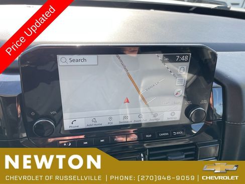 Used 2025 Nissan Pathfinder SL AWD/4WD image 11