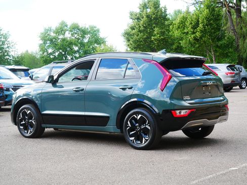 Used 2023 Kia Niro Wind w/ Wind Preserve Package FWD image 5
