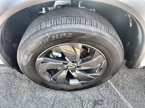 Used 2026 Nissan Rogue SV AWD/4WD image 10