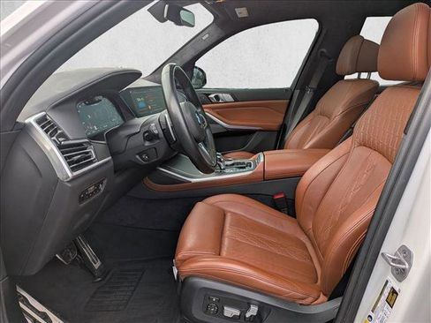 Used 2022 BMW X7 M50i image 17