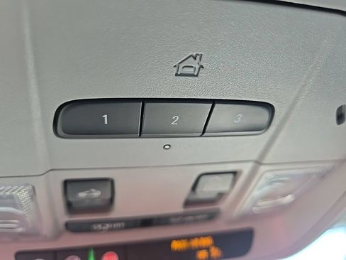 Used 2023 Chevrolet Equinox Premier AWD/4WD image 66