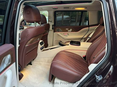 Used 2024 Mercedes-Benz Maybach GLS 600 Maybach GLS 600 4MATIC SUV image 13