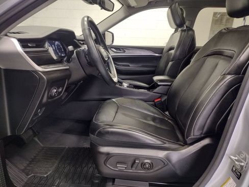 Used 2021 Jeep Grand Cherokee L Limited AWD/4WD image 27