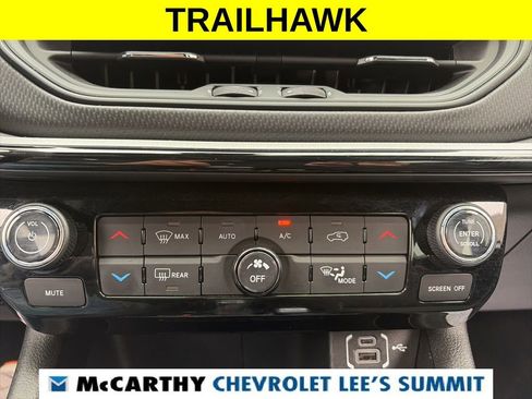 Used 2025 Jeep Compass Trailhawk AWD/4WD image 7