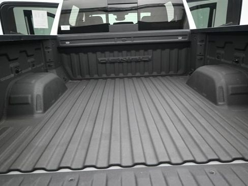 Used 2024 GMC Sierra 1500 Denali w/ Technology Package AWD/4WD image 15