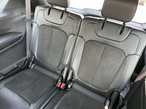 Used 2023 Jeep Grand Cherokee L Altitude AWD/4WD image 61