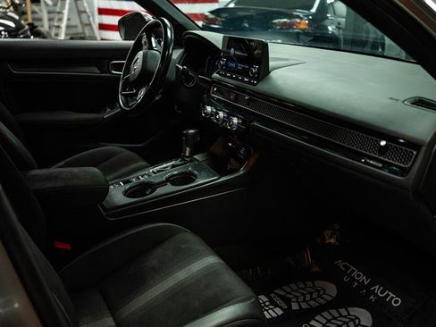 Used 2022 Honda Civic Sport image 12