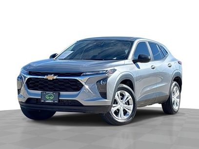 Certified 2025 Chevrolet Trax LS w/ Driver Confidence Package