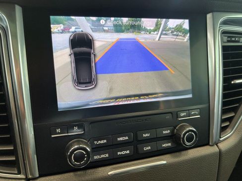 Used 2017 Porsche Macan AWD/4WD image 20