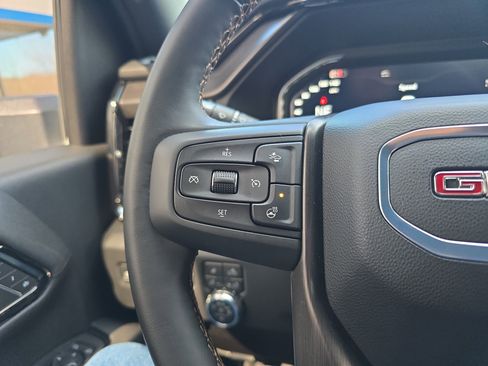 Used 2025 GMC Sierra 2500 AT4 image 23