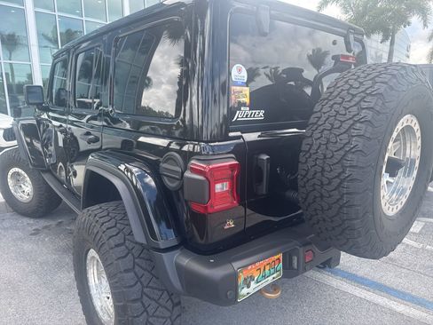 Used 2024 Jeep Wrangler Unlimited Rubicon 392 image 4