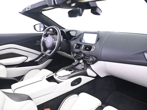 Used 2023 Aston Martin V12 Vantage Roadster image 23