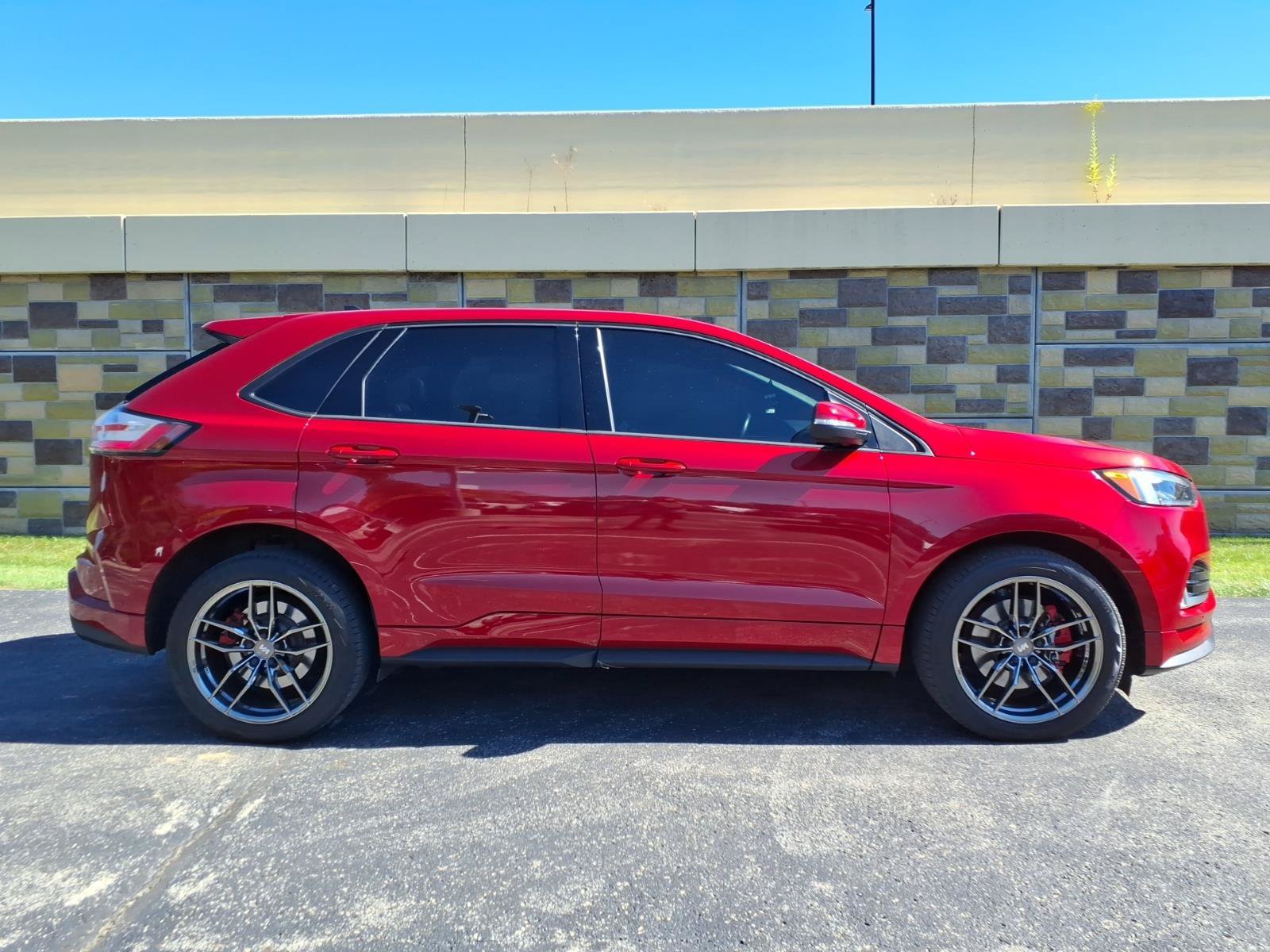 Used 2020 Ford Edge ST w/ Equipment Group 401A AWD/4WD image 12