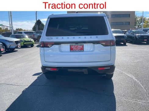 Used 2024 Jeep Wagoneer 4WD image 7