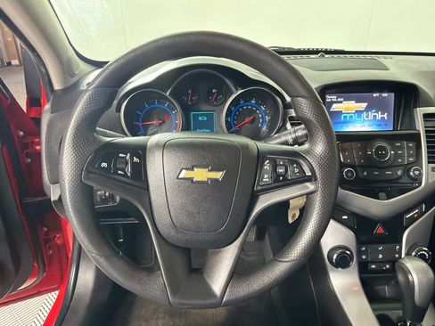 Used 2016 Chevrolet Cruze LT FWD image 13