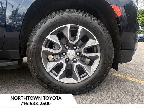 Used 2022 Chevrolet Tahoe LT w/ Luxury Package AWD/4WD image 23