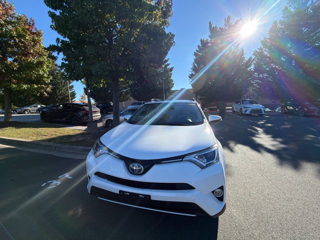Used 2017 Toyota RAV4 XLE w/ Convenience Package AWD/4WD image 2