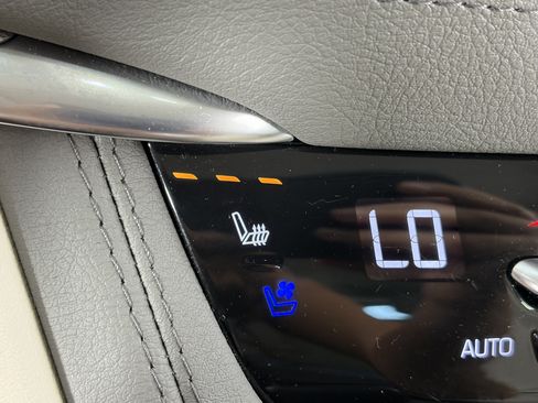 Certified 2024 Cadillac XT5 Premium Luxury w/ Technology Package AWD/4WD image 28