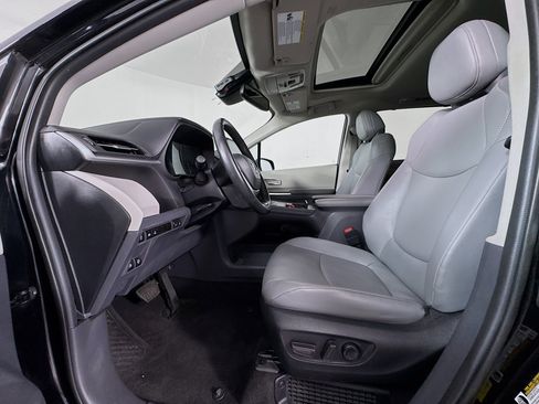 Certified 2024 Toyota Sienna XLE w/ XLE Plus Package FWD image 21