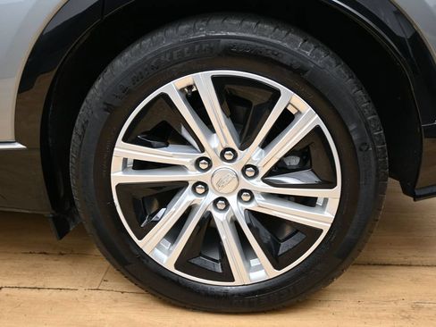 Used 2024 Cadillac Lyriq Tech RWD image 12