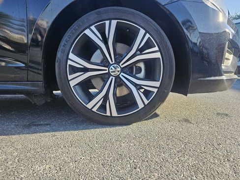 Used 2021 Volkswagen Passat 2.0T SE image 17