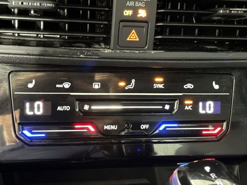 Used 2025 Volkswagen Jetta Sport image 23