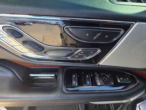 Used 2018 Lincoln Navigator Reserve w/ Technology Package image 22