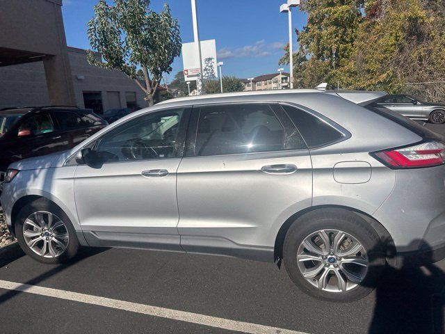 Used 2019 Ford Edge Titanium FWD image 29