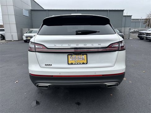 Certified 2022 Lincoln Nautilus Reserve image 6